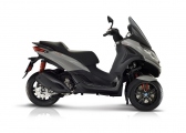 1 04 Piaggio MP3 300 hpe S