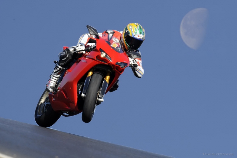 Nejvýkonnější motocykly na trhu - 5 - 11982009_DUCATI_1198_176