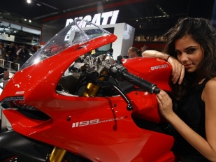 Ducati 1199 Panigale: miss Italia