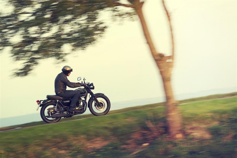 Kawasaki W 800: Black edition - 3 - W800 121009JW_7223-15MY