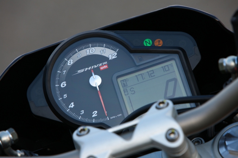 Aprilia Shiver 750: facelift pro rok 2010 - 4 - 2010_Aprilia_Shiver_750_1
