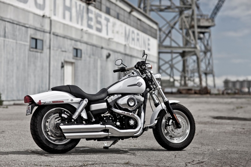 Harley-Davidson: novinky pro rok 2011 - 1 - 2011-Harley-SuperLow-XL883L-BJN13