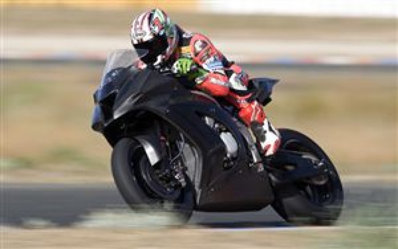 Kawasaki ZX-10R: zbrusu nový superbike  - 6 - K 10R 7