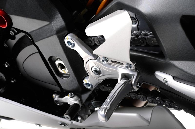 MV Agusta F4 RR Corsacorta: krásná a divoká - 13 - mv