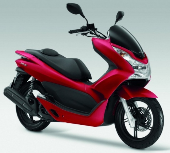 Honda PCX 150: spořivý skútr - 2 - 2012 Honda PCX150 1