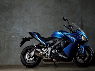 Suzuki GSX S 1000 F 2015: kapotovaná střela