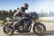 1 2015 Yamaha XJR 1300 Racer04