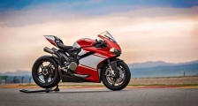 1 2017 Ducati 1299 Superleggera14