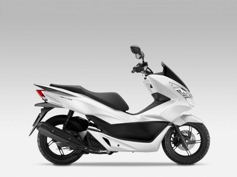 Honda PCX 125 2017: inovovaný bestseller - 19 - Honda PCX 125 2017 2017 Honda 125 PCX (9)