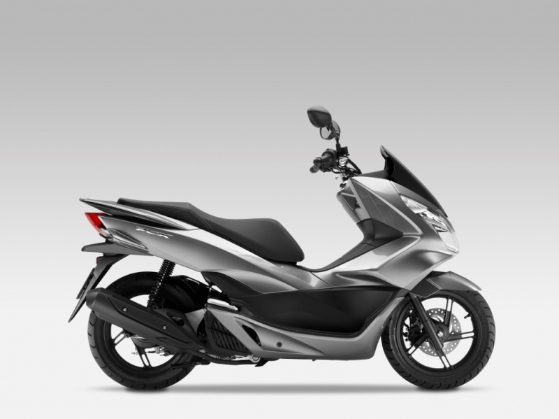 Honda PCX 125 2017: inovovaný bestseller - 19 - Honda PCX 125 2017 2017 Honda 125 PCX (9)