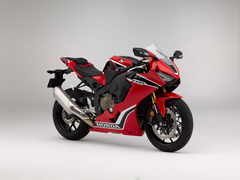 Honda CBR 1000 RR Fireblade 2017: základní verze - 3 - 1 2017 Honda CBR 1000 RR Fireblade4