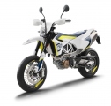 1 2017 Husqvarna 701 Supermoto05