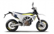 1 2017 Husqvarna 701 Supermoto08