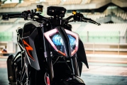 1 2017 KTM 1290 Super Duke R13