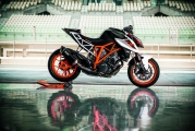 1 2017 KTM 1290 Super Duke R14