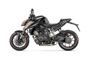 1 2017 KTM 1290 Super Duke R17