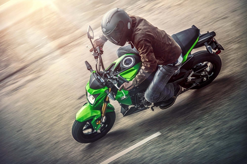 Kawasaki Z125 Pro 2016: klame svým tělem - 7 - 1 2017 Kawasaki Z125 Pro23