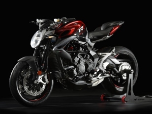 MV Agusta Brutale 800 RR 2017: vytuněný motor