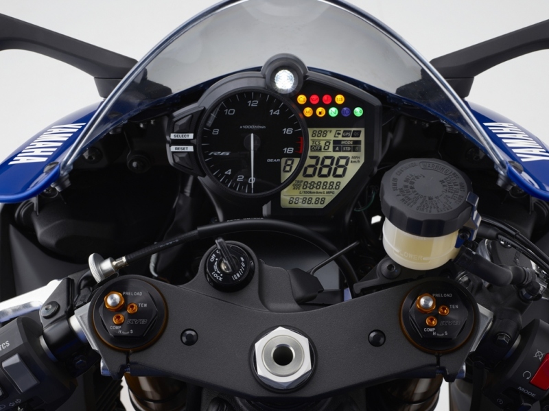 Yamaha YZF-R6 2017: malá kopie supersportu R1 - 8 - 1 2017 YZF R6 Yamaha10