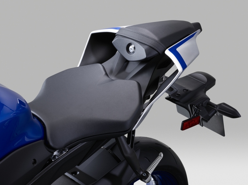 Yamaha YZF-R6 2017: malá kopie supersportu R1 - 9 - 1 2017 YZF R6 Yamaha09