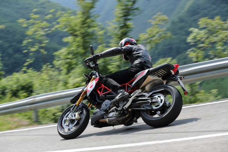 Aprilia Dorsoduro 900 2018: cestovní supermoto - 20 - 1 2018 Dorsoduro 900 Aprilia16