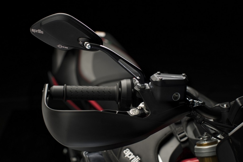 Aprilia Dorsoduro 900 2018: cestovní supermoto - 7 - 1 2018 Dorsoduro 900 Aprilia21