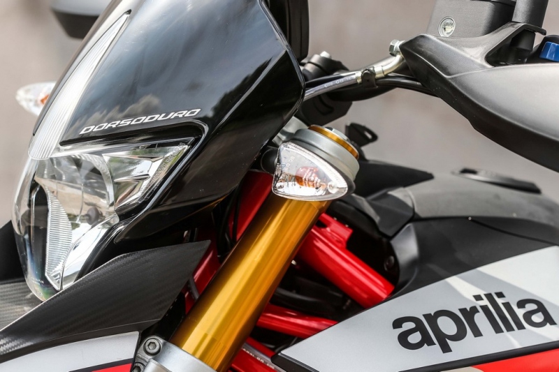 Aprilia Dorsoduro 900 2018: cestovní supermoto - 32 - 1 2018 Dorsoduro 900 Aprilia33