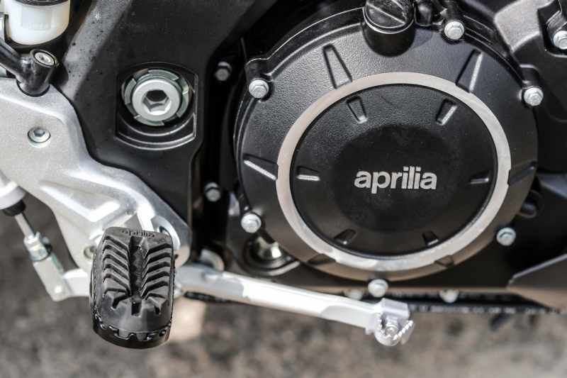 Aprilia Dorsoduro 900 2018: cestovní supermoto - 36 - 1 2018 Dorsoduro 900 Aprilia37