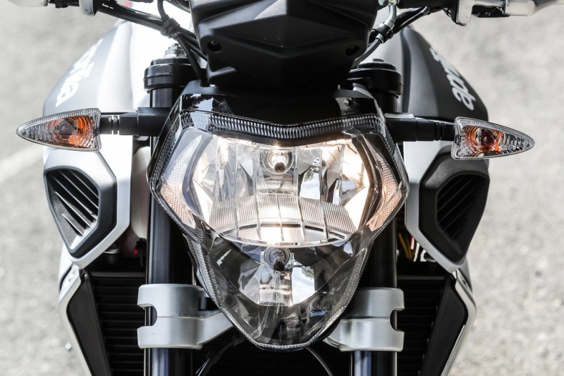 Aprilia Shiver 900 2018: s pokročilou kontrolou trakce - 26 - 1 2018 Shiver 900 Aprilia29