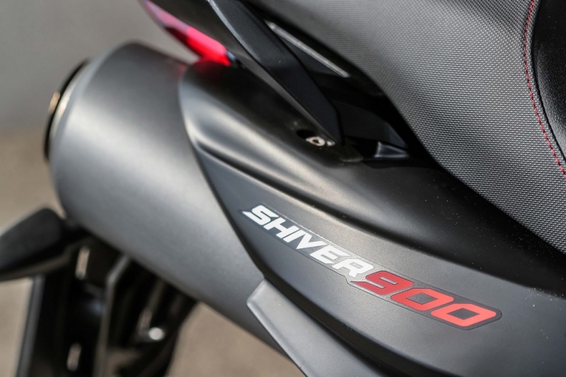Aprilia Shiver 900 2018: s pokročilou kontrolou trakce - 27 - 1 2018 Shiver 900 Aprilia30