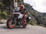 1 2019 KTM 1290 Super Duke GT (8)