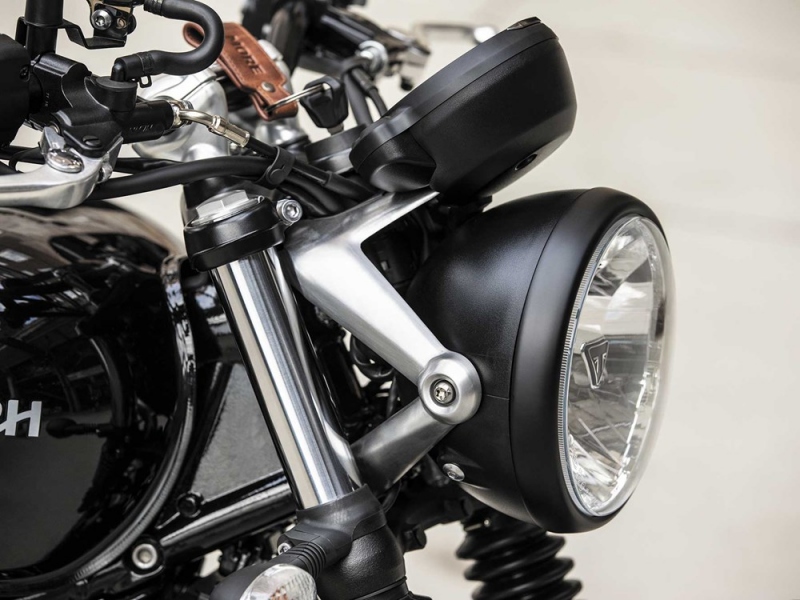 Triumph Street Twin 2019: s výkonnějším motorem - 10 - 1 2019 Triumph Street Twin (14)