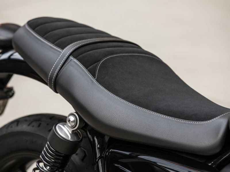 Triumph Street Twin 2019: s výkonnějším motorem - 5 - 1 2019 Triumph Street Twin (16)