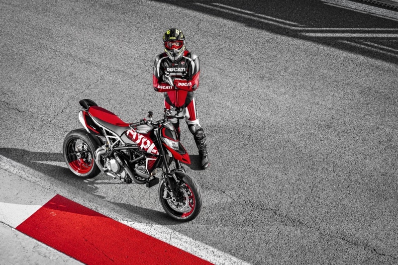 Ducati Hypermotard 950 RVE: Graffiti design - 21 - 1 2020 Ducati Hypermotard 950 RVE (8)