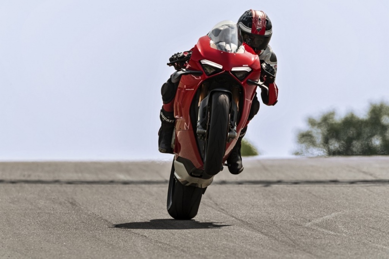 Ducati Panigale V4 2020: s aerodynamickými křidýlky - 14 - 1 2020 Ducati Panigale V4 (5)