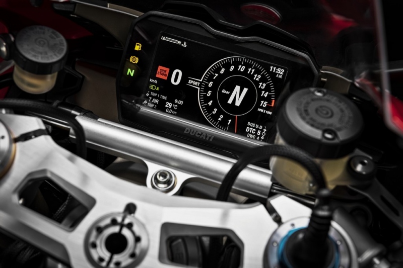 Ducati Panigale V4 2020: s aerodynamickými křidýlky - 19 - 1 2020 Ducati Panigale V4 (10)