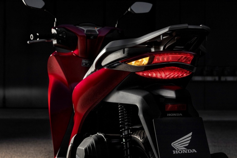 Honda SH125i 2020: s výkonnějším motorem - 8 - 1 2020 Honda SH125i (12)