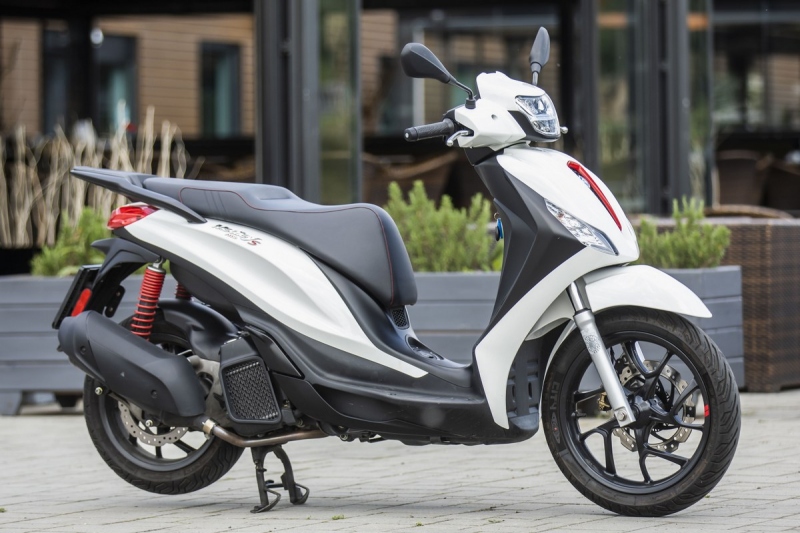 Test Piaggio Medley 125 S: zábavný městský skútr - 1 - 1 2020 Piaggio Medley S 125 i-get test (2)