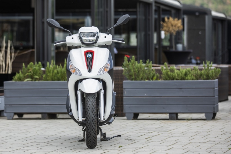 Test Piaggio Medley 125 S: zábavný městský skútr - 2 - 1 2020 Piaggio Medley S 125 i-get test (3)