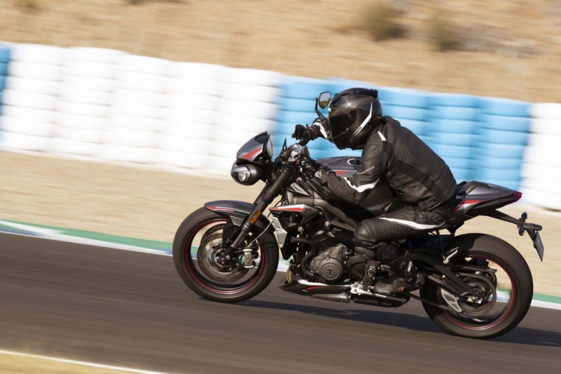 Triumph Street Triple 765 RS 2020: ostřejší a živelnější  - 10 - 1 2020 Triumph Street Triple 765 RS (14)