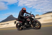 1 2020 Triumph Street Triple R (13)