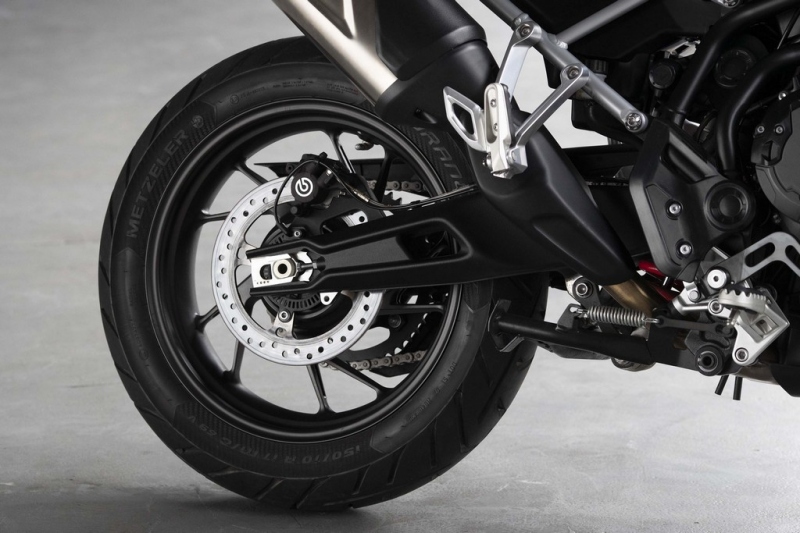 Triumph Tiger 900: novinka v pěti verzích - 19 - 1 2020 Triumph Tiger GT Pro (20)