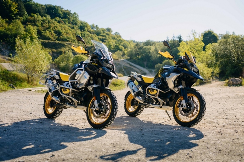 BMW R 1250 GS a R 1250 GS Adventure 2021: s lepší výbavou - 2 - 1 2021 BMW R 1250 GS Adventure (17)