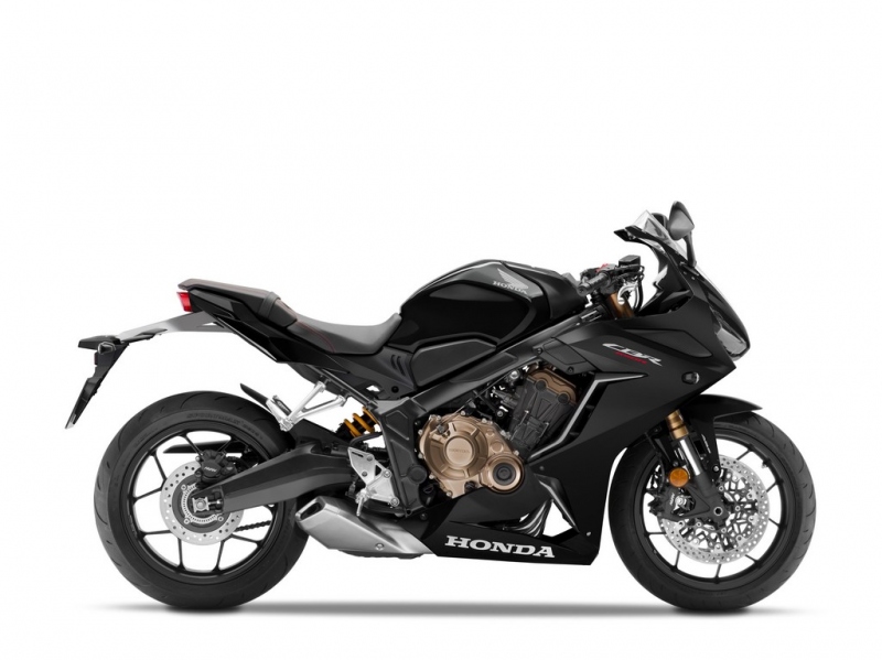 Honda CB650R a CBR650R 2021: s inverzní vidlicí Showa - 5 - 1 2021 Honda CBR 650 R (3)