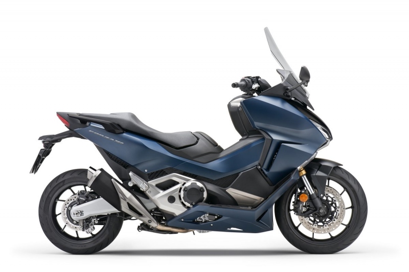 Honda Forza 750: komfortní maxiskútr - 13 - 1 2021 Honda Forza 750 (2)
