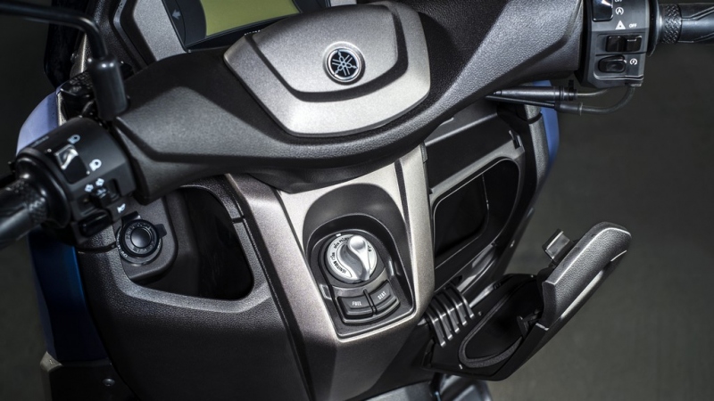 Yamaha Nmax 125 a 155: městský skútr - 32 - 1 2021 Yamaha Nmax 155 (1)