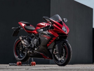 MV Agusta F3 2022: Rosso a RR s křidélky