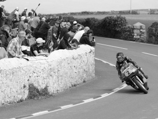 Oversby (68) zemřel na závodě Pre-TT