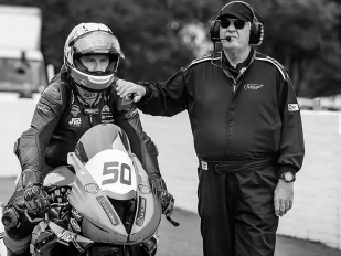Hlavní obrázek k článku: Sam Naughton (37) se stal druhou smrtelnou obětí Manx Grand Prix 2026