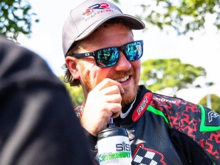 Hlavní obrázek k článku: Pondělí na Manx Grand Prix, dva trumfy Johnnyho Stewarta